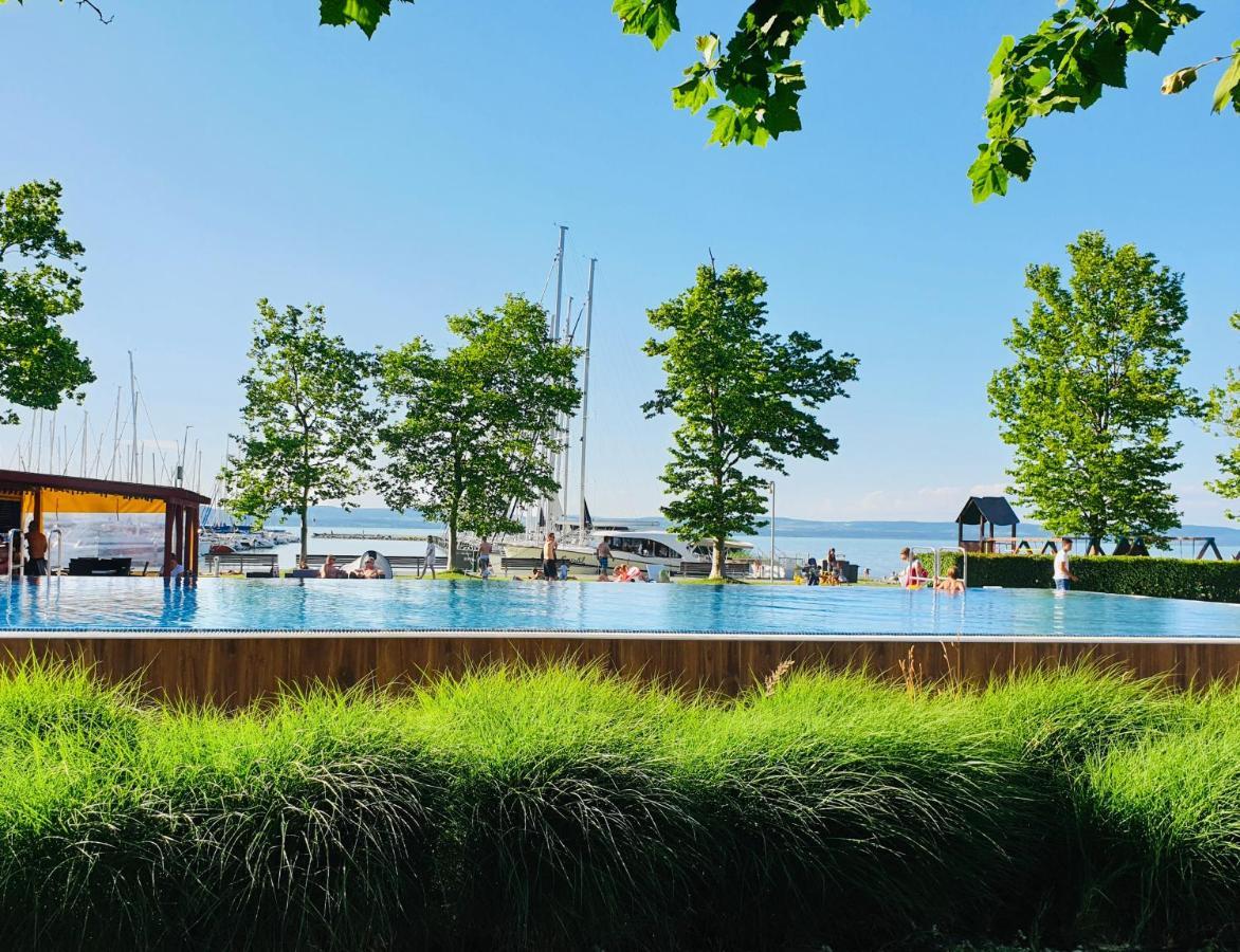 Butique Apartman Balatonlelle Extérieur photo