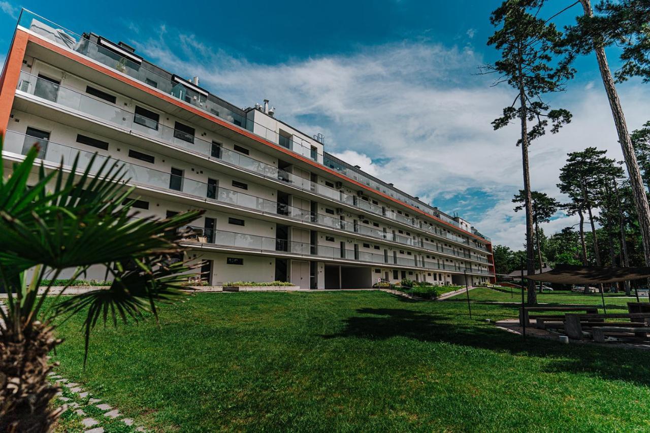 Butique Apartman Balatonlelle Extérieur photo