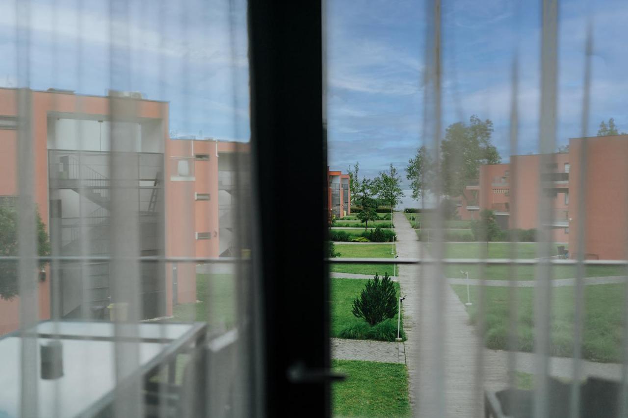 Butique Apartman Balatonlelle Extérieur photo