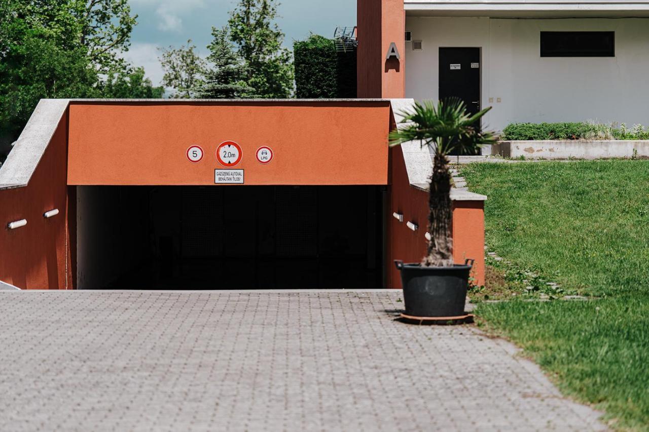 Butique Apartman Balatonlelle Extérieur photo