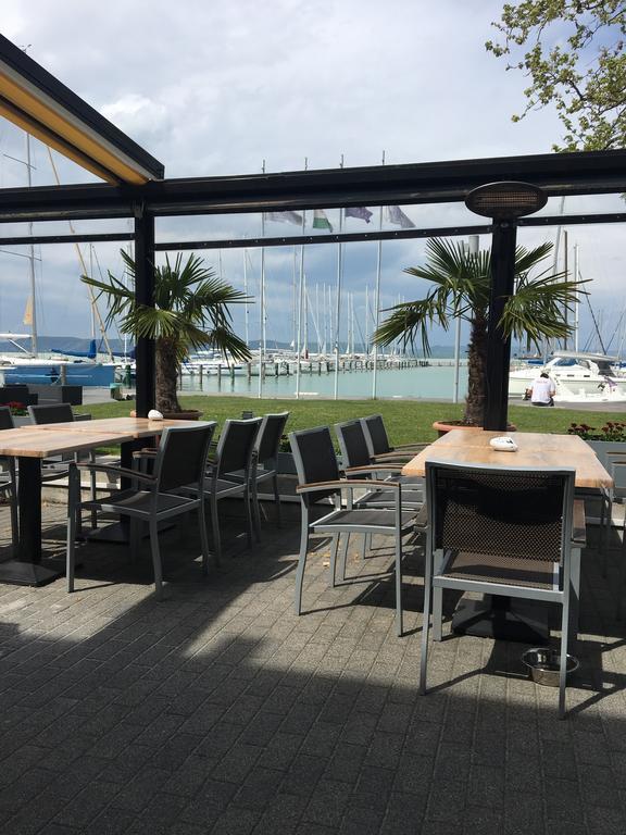 Butique Apartman Balatonlelle Extérieur photo