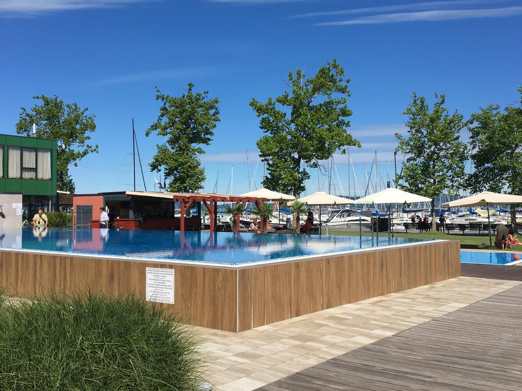 Butique Apartman Balatonlelle Extérieur photo