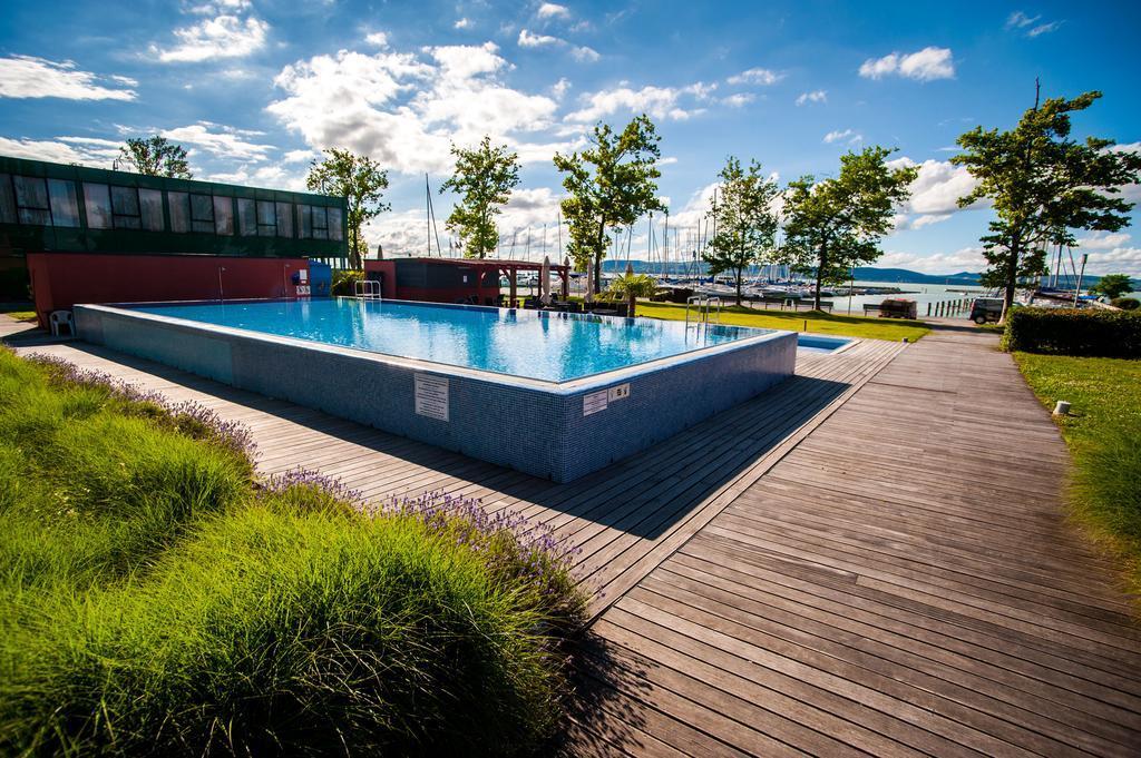 Butique Apartman Balatonlelle Extérieur photo